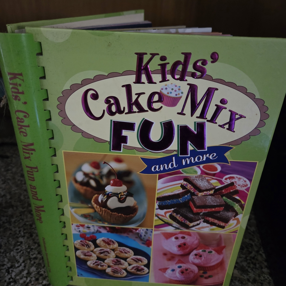 Kids' Cake Mix Fun Book